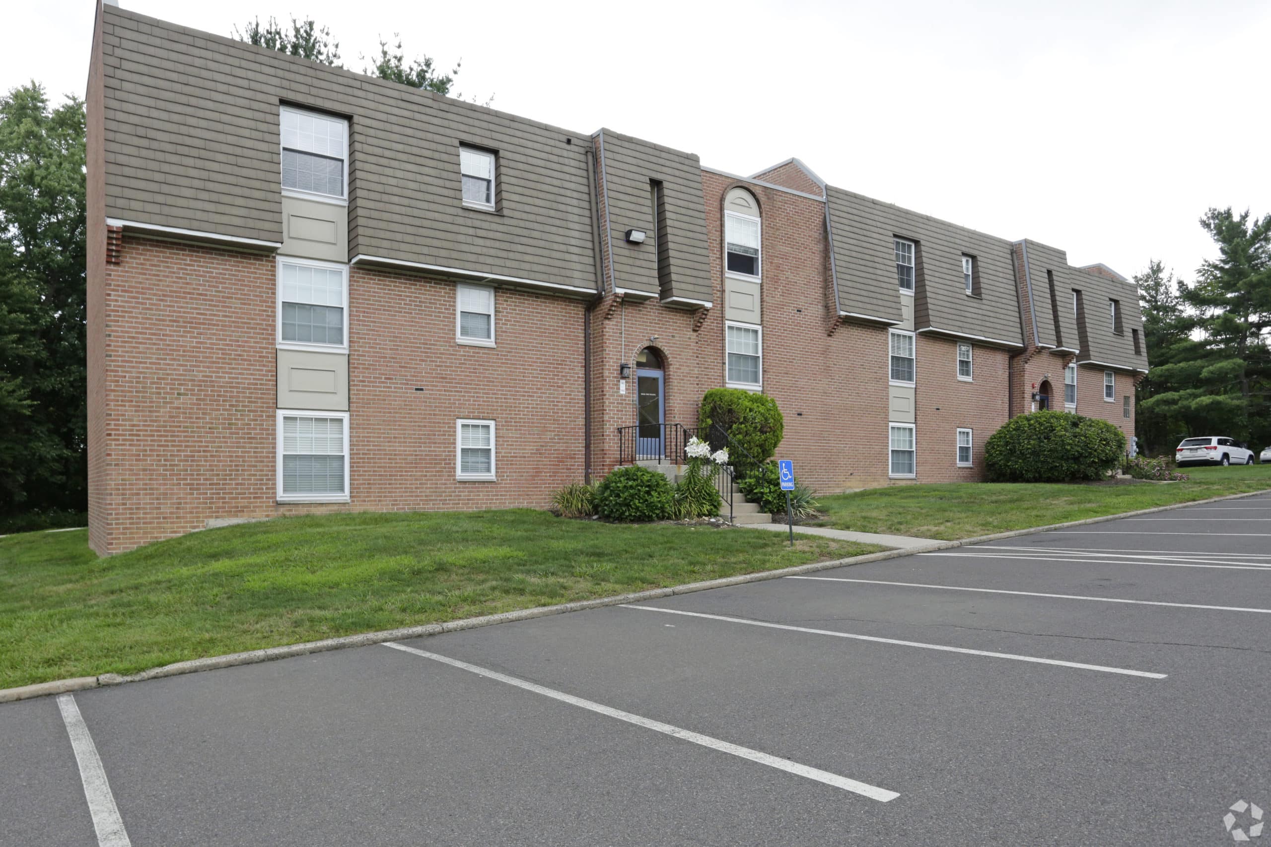 Meadowbrook Apartments Greystone