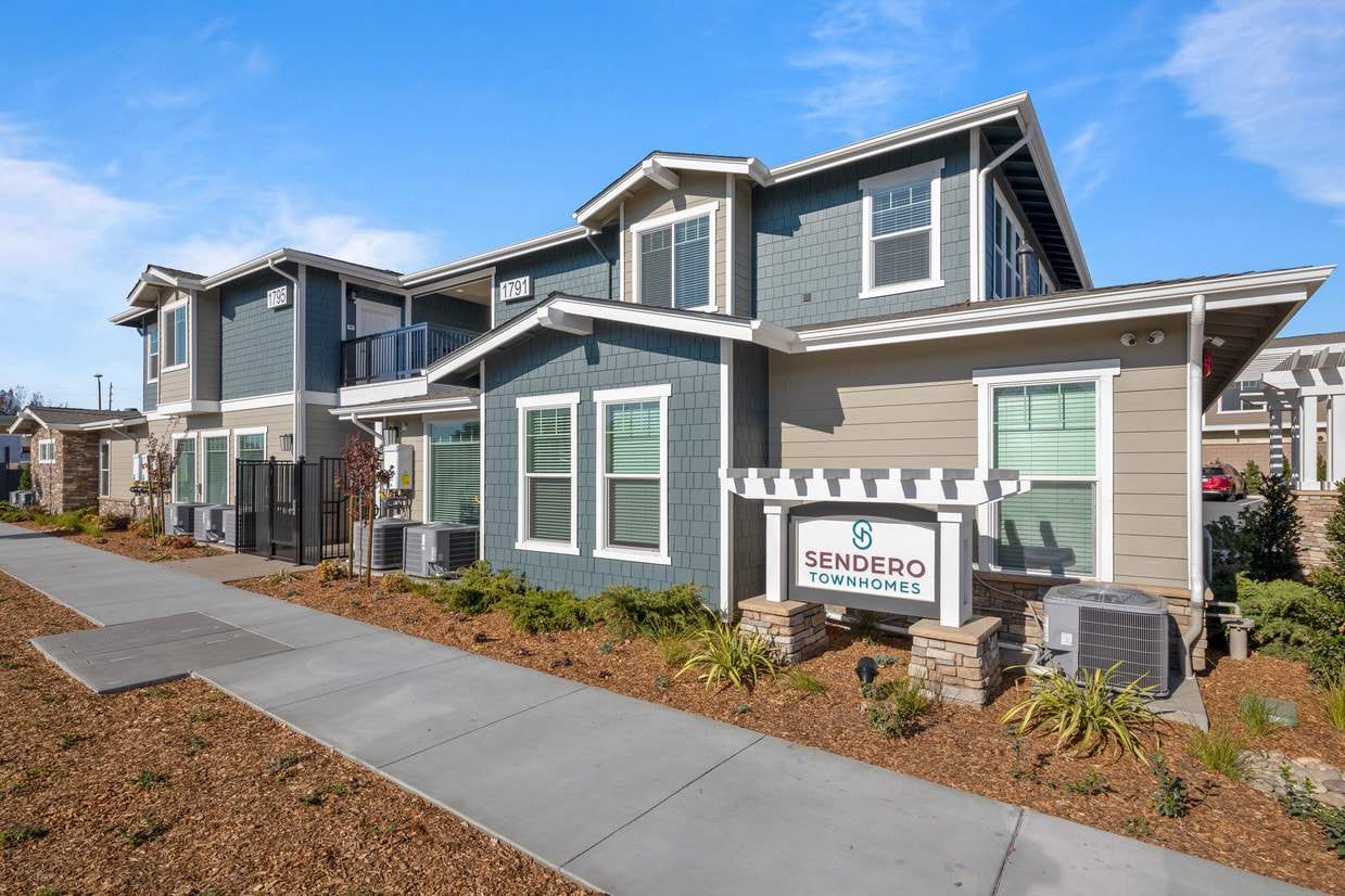 Sendero Townhomes Greystone