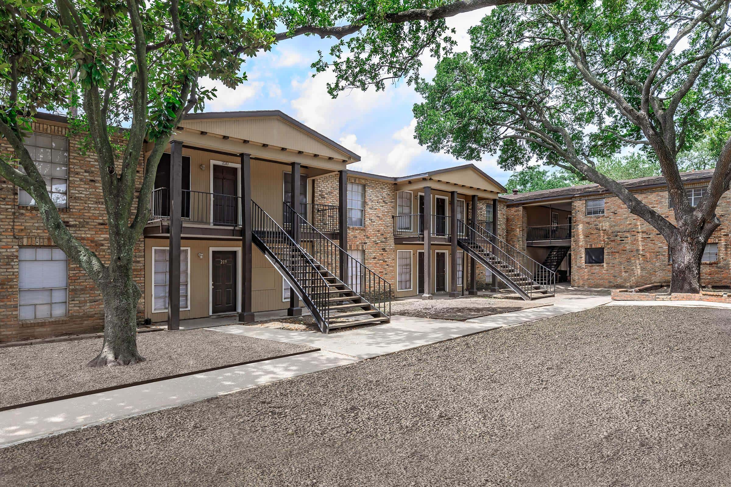 Greystone Provides 11 Million for Houston Apartment Complex Refinance